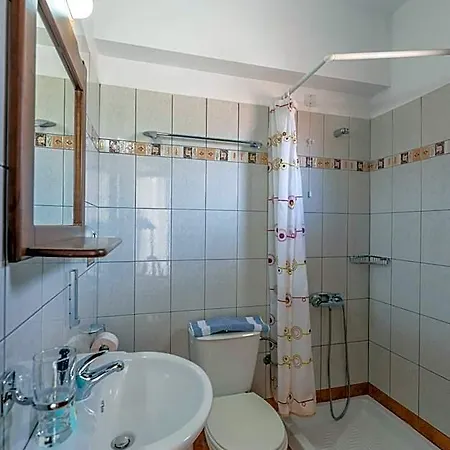 Hera Hotel *